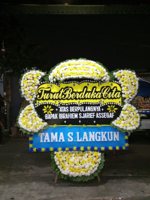 Papan Bunga Duka di Aru Selatan Utara